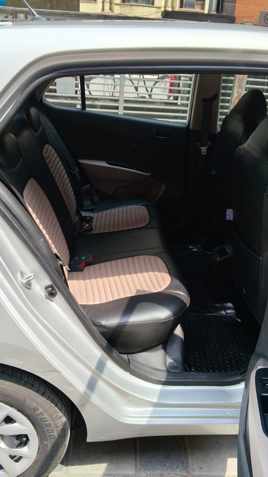 Grand I10  MAGNA