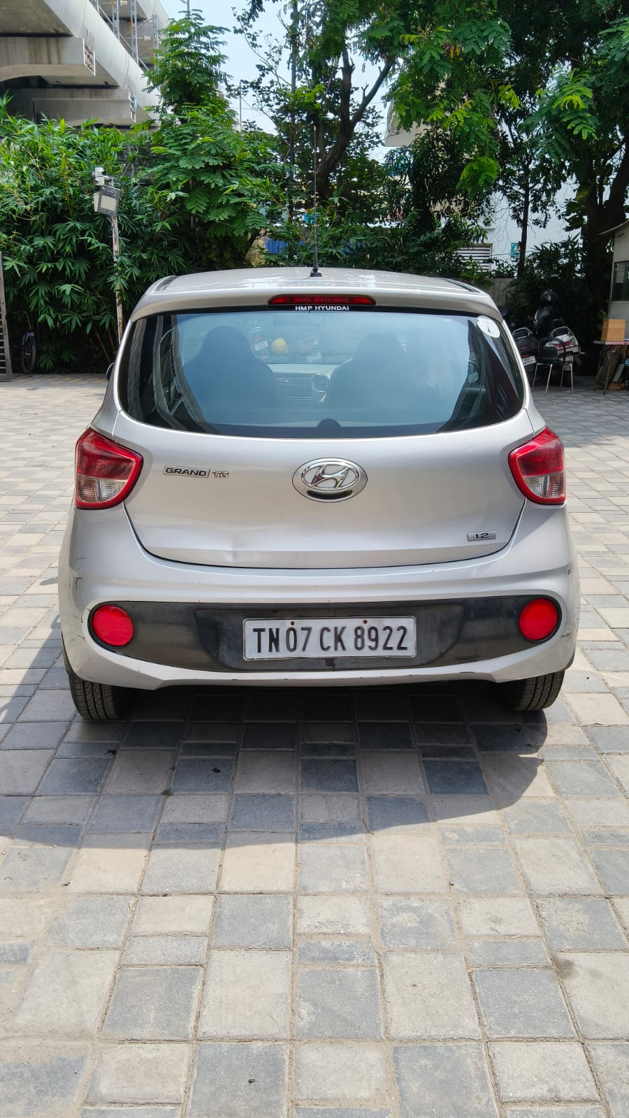 Grand I10  MAGNA