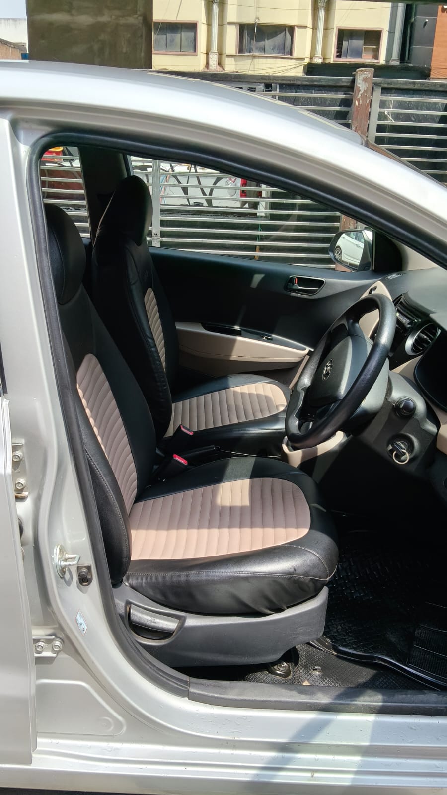 Grand I10  MAGNA